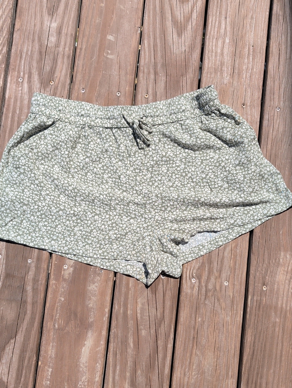 Kohl's Olive Green Floral Drawstring Athletic Shorts